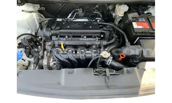 Acheter Import Voiture Hyundai Accent Blanc à Import - Dubai, Dakar Acheter Import Voiture Hyundai Accent Blanc à Import - Dubai, Dakar