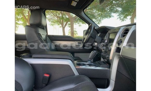 Acheter Import Voiture Ford Club Wagon Beige à Import - Dubai, Dakar Acheter Import Voiture Ford Club Wagon Beige à Import - Dubai, Dakar