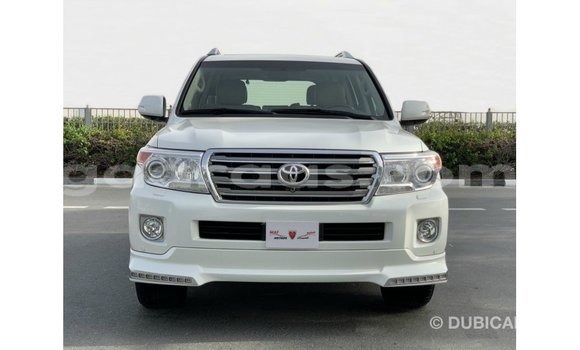 Acheter Import Voiture Toyota Land Cruiser Blanc à Import - Dubai, Dakar Acheter Import Voiture Toyota Land Cruiser Blanc à Import - Dubai, Dakar