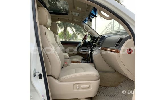 Acheter Import Voiture Toyota Land Cruiser Blanc à Import - Dubai, Dakar Acheter Import Voiture Toyota Land Cruiser Blanc à Import - Dubai, Dakar