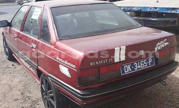 Dieundeu Occasion Renault 19 Red Auto in Dakar in Dakar Dieundeu Occasion Renault 19 Red Auto in Dakar in Dakar