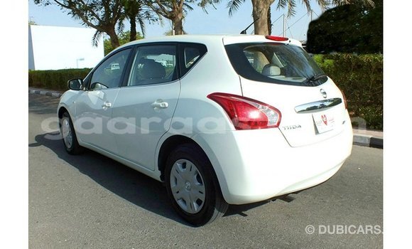 Acheter Import Voiture Nissan Tiida Blanc à Import - Dubai, Dakar Acheter Import Voiture Nissan Tiida Blanc à Import - Dubai, Dakar