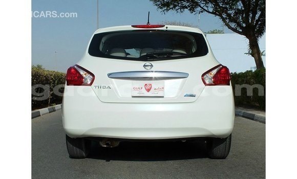 Acheter Import Voiture Nissan Tiida Blanc à Import - Dubai, Dakar Acheter Import Voiture Nissan Tiida Blanc à Import - Dubai, Dakar