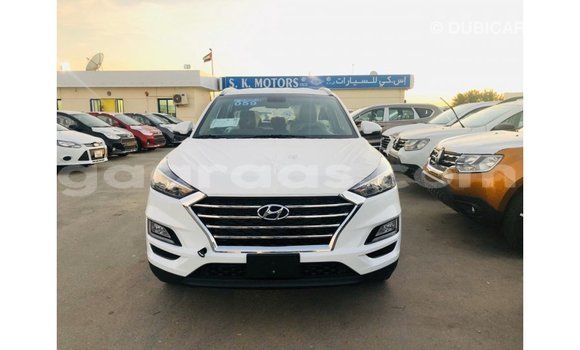 Dieundeu Imported Hyundai Tucson White Auto in Import - Dubai in Dakar Dieundeu Imported Hyundai Tucson White Auto in Import - Dubai in Dakar