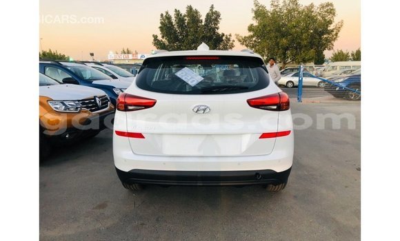 Dieundeu Imported Hyundai Tucson White Auto in Import - Dubai in Dakar Dieundeu Imported Hyundai Tucson White Auto in Import - Dubai in Dakar