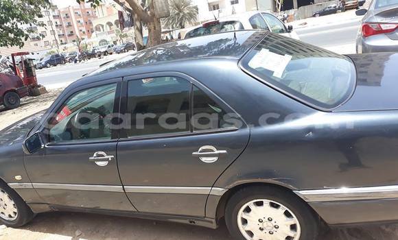 Dieundeu Occasion Mercedes‒Benz 200 Silver Auto in Dakar in Dakar Dieundeu Occasion Mercedes‒Benz 200 Silver Auto in Dakar in Dakar