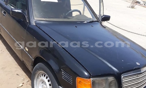 Dieundeu Occasion Mercedes‒Benz 250 Blue Auto in Dakar in Dakar Dieundeu Occasion Mercedes‒Benz 250 Blue Auto in Dakar in Dakar