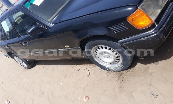 Dieundeu Occasion Mercedes‒Benz 250 Blue Auto in Dakar in Dakar Dieundeu Occasion Mercedes‒Benz 250 Blue Auto in Dakar in Dakar