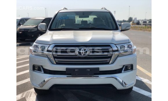 Buy Import Toyota Land Cruiser White Car in Import - Dubai in Dakar Buy Import Toyota Land Cruiser White Car in Import - Dubai in Dakar