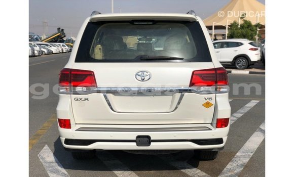 Buy Import Toyota Land Cruiser White Car in Import - Dubai in Dakar Buy Import Toyota Land Cruiser White Car in Import - Dubai in Dakar