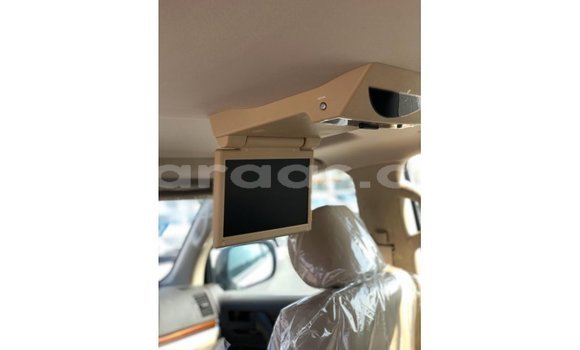 Buy Import Toyota Land Cruiser White Car in Import - Dubai in Dakar Buy Import Toyota Land Cruiser White Car in Import - Dubai in Dakar