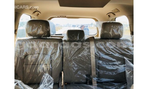 Buy Import Toyota Land Cruiser White Car in Import - Dubai in Dakar Buy Import Toyota Land Cruiser White Car in Import - Dubai in Dakar