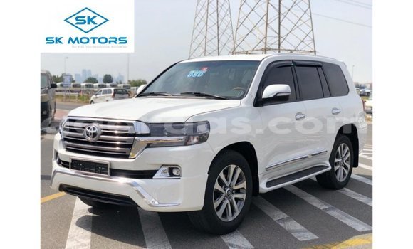 Acheter Import Voiture Toyota Land Cruiser Blanc à Import - Dubai, Dakar