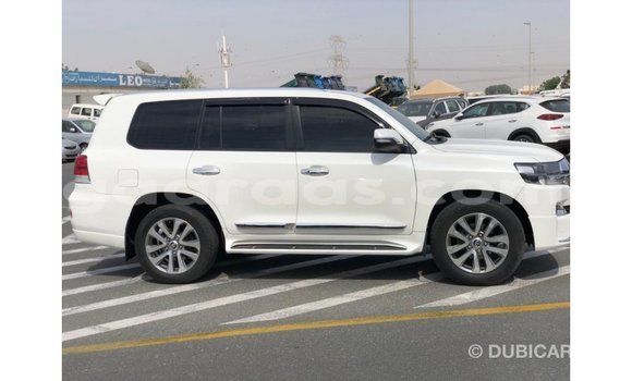 Dieundeu Imported Toyota Land Cruiser White Auto in Import - Dubai in Dakar Dieundeu Imported Toyota Land Cruiser White Auto in Import - Dubai in Dakar