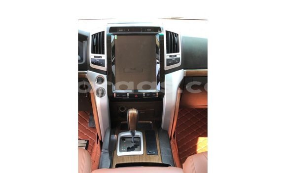 Dieundeu Imported Toyota Land Cruiser White Auto in Import - Dubai in Dakar Dieundeu Imported Toyota Land Cruiser White Auto in Import - Dubai in Dakar