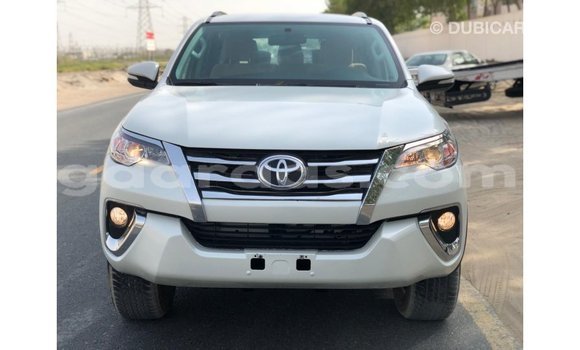 Dieundeu Imported Toyota Fortuner White Auto in Import - Dubai in Dakar Dieundeu Imported Toyota Fortuner White Auto in Import - Dubai in Dakar