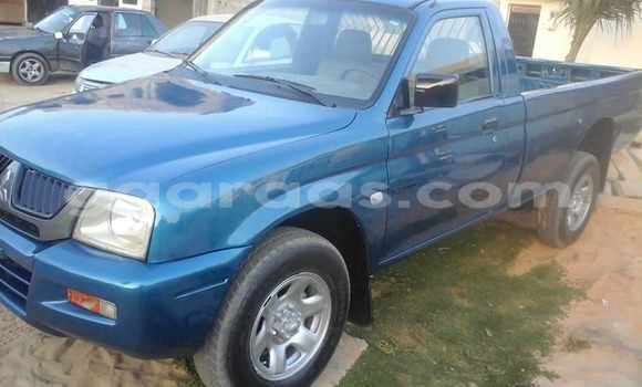 Dieundeu Occasion Mitsubishi Pajero Blue Auto in Dakar in Dakar Dieundeu Occasion Mitsubishi Pajero Blue Auto in Dakar in Dakar