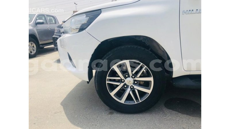 Big with watermark toyota hilux dakar import dubai 6583