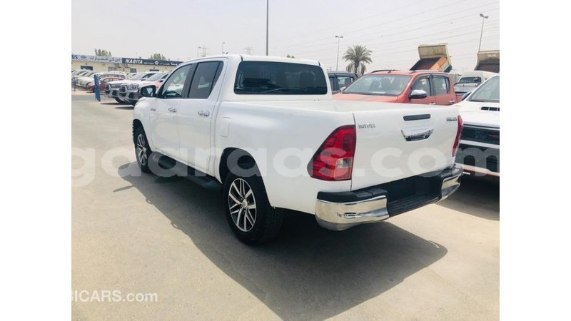 Big with watermark toyota hilux dakar import dubai 6583