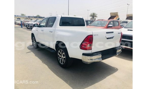 Dieundeu Imported Toyota Hilux White Auto in Import - Dubai in Dakar Dieundeu Imported Toyota Hilux White Auto in Import - Dubai in Dakar