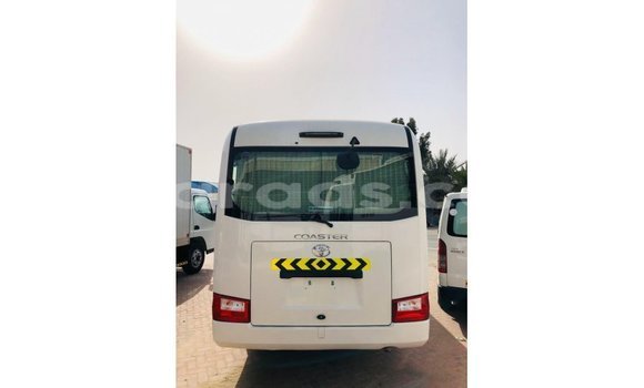 Dieundeu Imported Toyota Coaster White Auto in Import - Dubai in Dakar Dieundeu Imported Toyota Coaster White Auto in Import - Dubai in Dakar