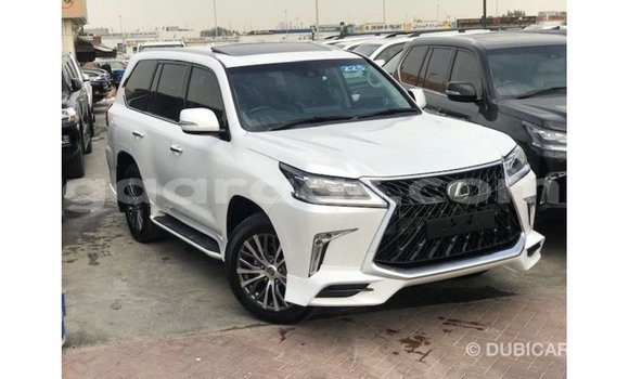 Acheter Import Voiture Lexus LX Blanc à Import - Dubai, Dakar Acheter Import Voiture Lexus LX Blanc à Import - Dubai, Dakar