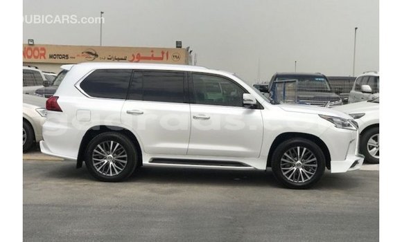 Acheter Import Voiture Lexus LX Blanc à Import - Dubai, Dakar Acheter Import Voiture Lexus LX Blanc à Import - Dubai, Dakar