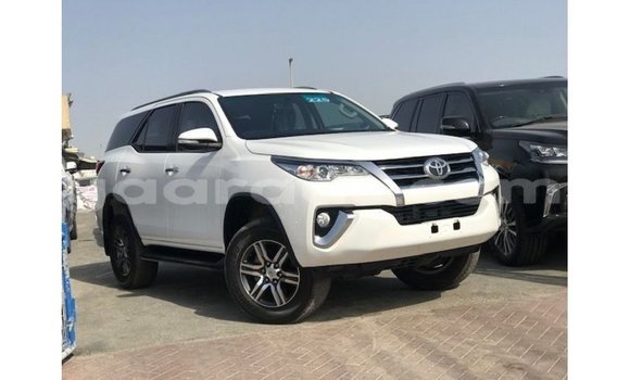 Dieundeu Imported Toyota Fortuner White Auto in Import - Dubai in Dakar