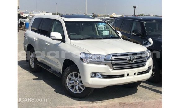 Dieundeu Imported Toyota Land Cruiser White Auto in Import - Dubai in Dakar Dieundeu Imported Toyota Land Cruiser White Auto in Import - Dubai in Dakar