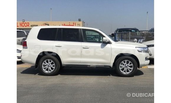 Dieundeu Imported Toyota Land Cruiser White Auto in Import - Dubai in Dakar Dieundeu Imported Toyota Land Cruiser White Auto in Import - Dubai in Dakar