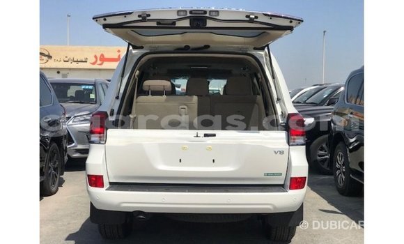 Dieundeu Imported Toyota Land Cruiser White Auto in Import - Dubai in Dakar Dieundeu Imported Toyota Land Cruiser White Auto in Import - Dubai in Dakar