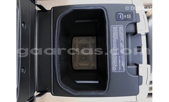 Dieundeu Imported Toyota Land Cruiser White Auto in Import - Dubai in Dakar Dieundeu Imported Toyota Land Cruiser White Auto in Import - Dubai in Dakar