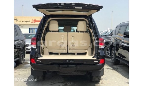 Acheter Import Voiture Toyota Land Cruiser Noir à Import - Dubai, Dakar Acheter Import Voiture Toyota Land Cruiser Noir à Import - Dubai, Dakar