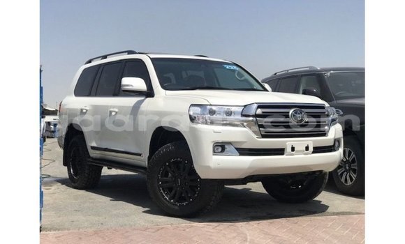 Acheter Import Voiture Toyota Land Cruiser Blanc à Import - Dubai, Dakar