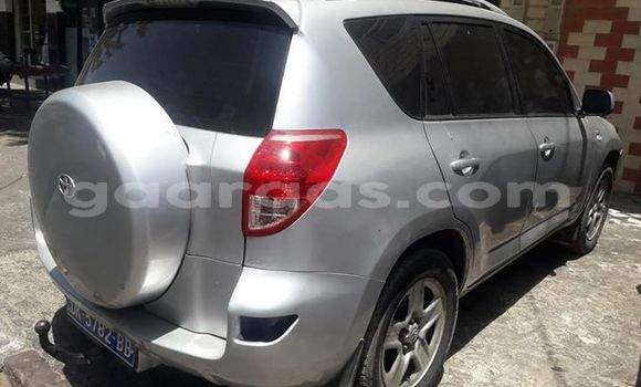 Acheter Occasion Voiture Toyota RAV4 Gris à Bakel au Tambacounda Acheter Occasion Voiture Toyota RAV4 Gris à Bakel au Tambacounda
