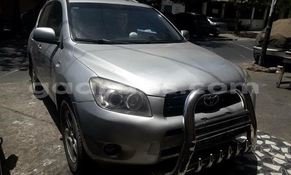 Acheter Occasion Voiture Toyota RAV4 Gris à Bakel, Tambacounda Acheter Occasion Voiture Toyota RAV4 Gris à Bakel, Tambacounda