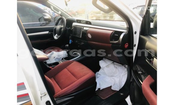 Buy Import Toyota Hilux White Car in Import - Dubai in Dakar Buy Import Toyota Hilux White Car in Import - Dubai in Dakar
