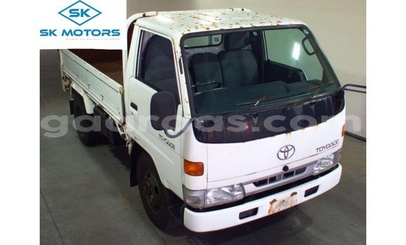Dieundeu Imported Toyota Dyna White Auto in Import - Dubai in Dakar