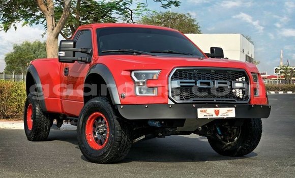 Acheter Import Voiture Ford Club Wagon Rouge à Import - Dubai, Dakar