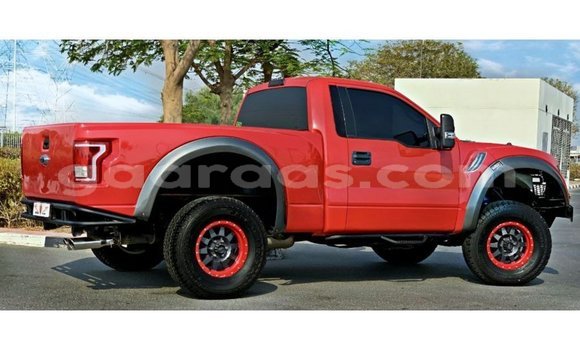 Acheter Import Voiture Ford Club Wagon Rouge à Import - Dubai, Dakar Acheter Import Voiture Ford Club Wagon Rouge à Import - Dubai, Dakar