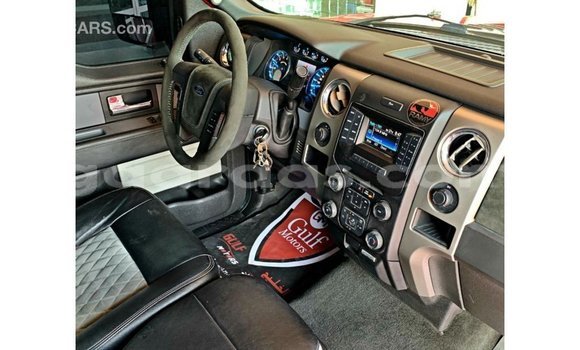 Acheter Import Voiture Ford Club Wagon Rouge à Import - Dubai, Dakar Acheter Import Voiture Ford Club Wagon Rouge à Import - Dubai, Dakar