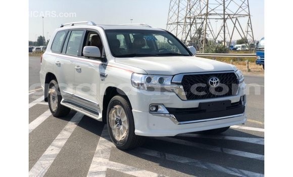 Buy Import Toyota Land Cruiser White Car in Import - Dubai in Dakar Buy Import Toyota Land Cruiser White Car in Import - Dubai in Dakar