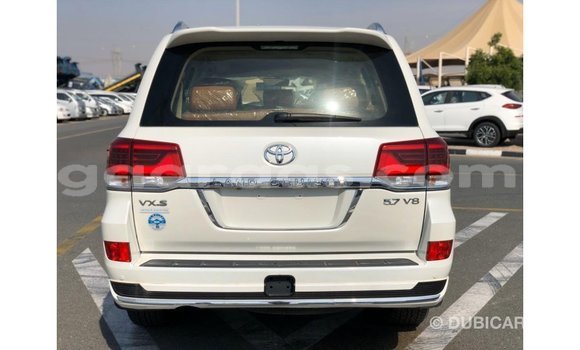 Buy Import Toyota Land Cruiser White Car in Import - Dubai in Dakar Buy Import Toyota Land Cruiser White Car in Import - Dubai in Dakar
