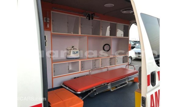 Dieundeu Imported Toyota Hiace White Auto in Import - Dubai in Dakar Dieundeu Imported Toyota Hiace White Auto in Import - Dubai in Dakar