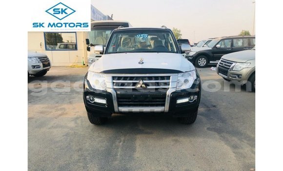Acheter Import Voiture Mitsubishi Pajero Noir à Import - Dubai, Dakar