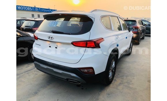 Dieundeu Imported Hyundai Santa Fe White Auto in Import - Dubai in Dakar Dieundeu Imported Hyundai Santa Fe White Auto in Import - Dubai in Dakar