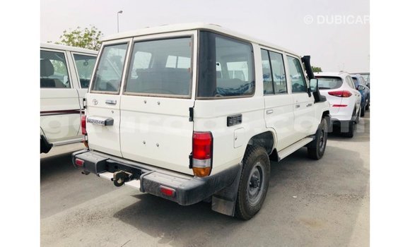 Dieundeu Imported Toyota Land Cruiser White Auto in Import - Dubai in Dakar Dieundeu Imported Toyota Land Cruiser White Auto in Import - Dubai in Dakar