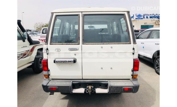 Dieundeu Imported Toyota Land Cruiser White Auto in Import - Dubai in Dakar Dieundeu Imported Toyota Land Cruiser White Auto in Import - Dubai in Dakar