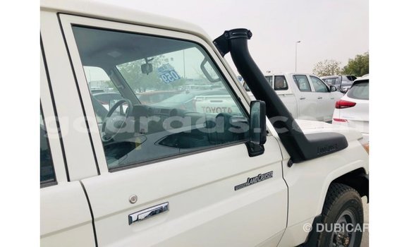 Dieundeu Imported Toyota Land Cruiser White Auto in Import - Dubai in Dakar Dieundeu Imported Toyota Land Cruiser White Auto in Import - Dubai in Dakar