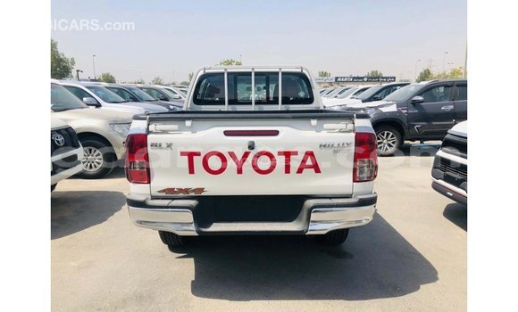 Dieundeu Imported Toyota Hilux White Auto in Import - Dubai in Dakar Dieundeu Imported Toyota Hilux White Auto in Import - Dubai in Dakar